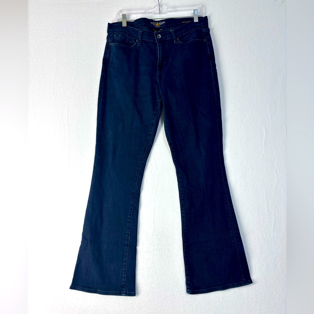 Lucky Brand Sofia bootcut jeans size 12/31. Dark wash barely worn